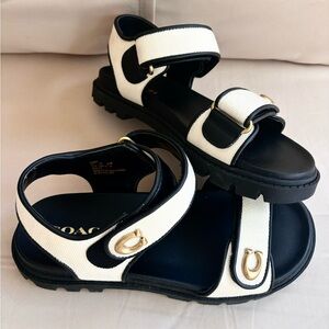 Trendy Brynn Coach Sandal Size 8 1/2